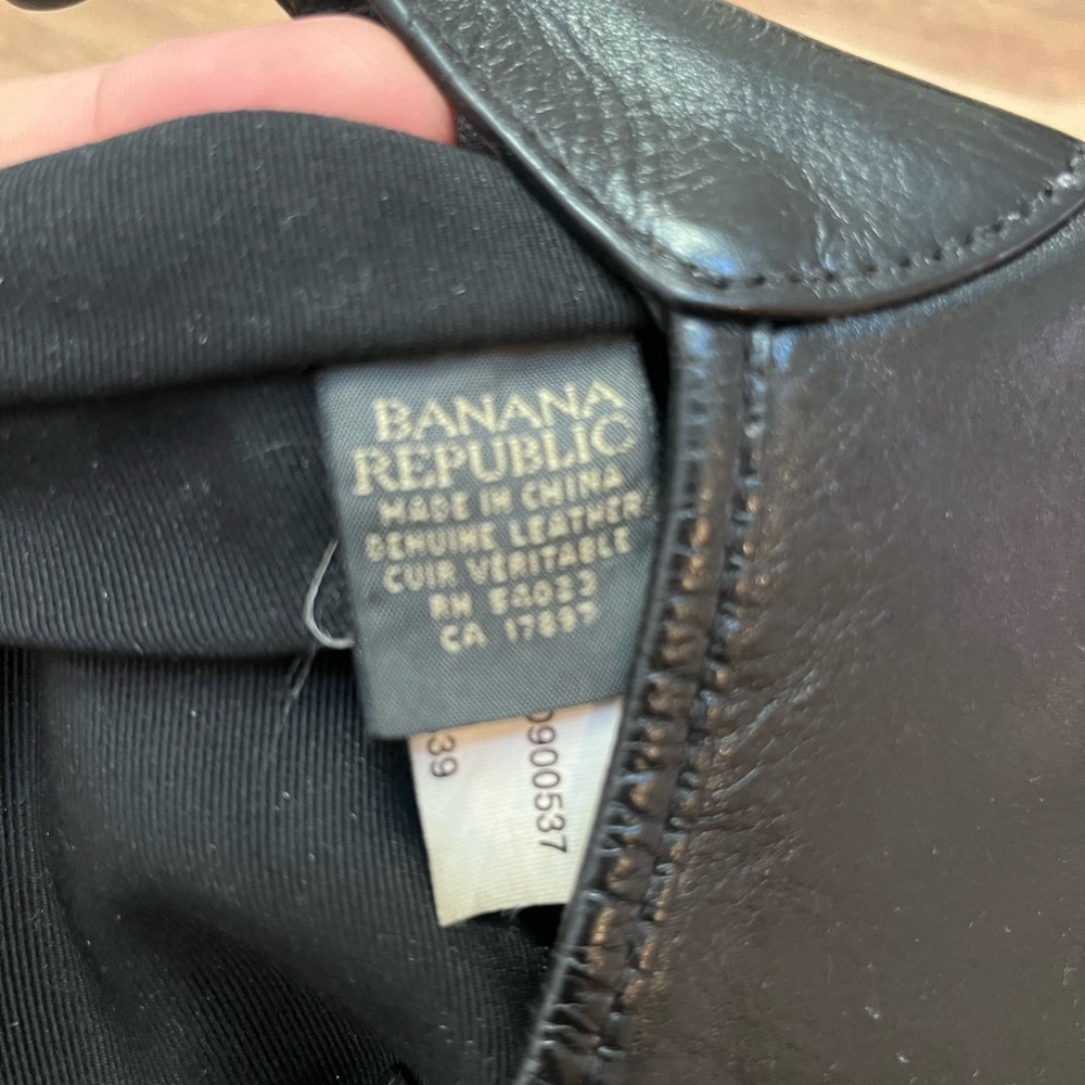 Vintage Banana Republic Classic Black Leather Shoulder Bag - Picture 7 of 16